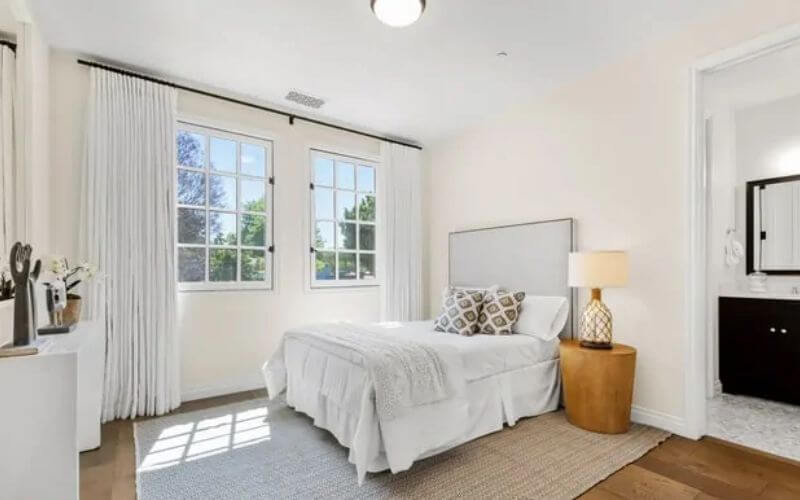 Tarzana Recovery Gallery